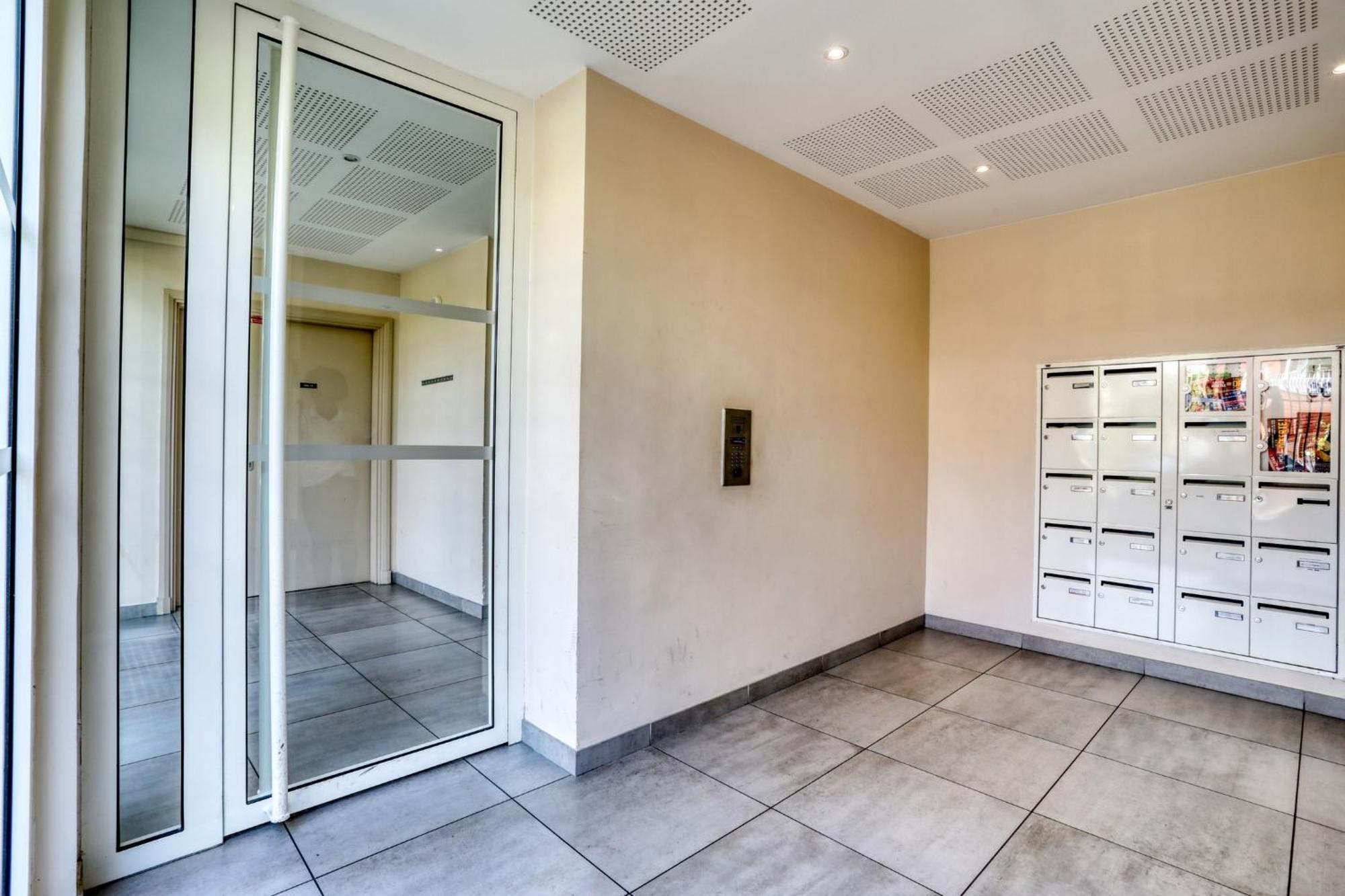 "Le Serenity ", Appartement Spacieux ,Balcon, Parking Prive Gratuit, Netflix, Proche Cdg Et Stade De France Stains Exteriör bild